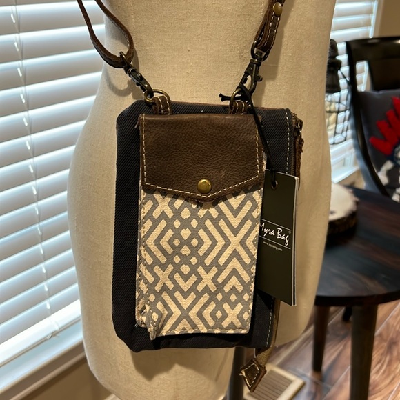 Myra Bag X Design Pouch - Picture 1 of 7